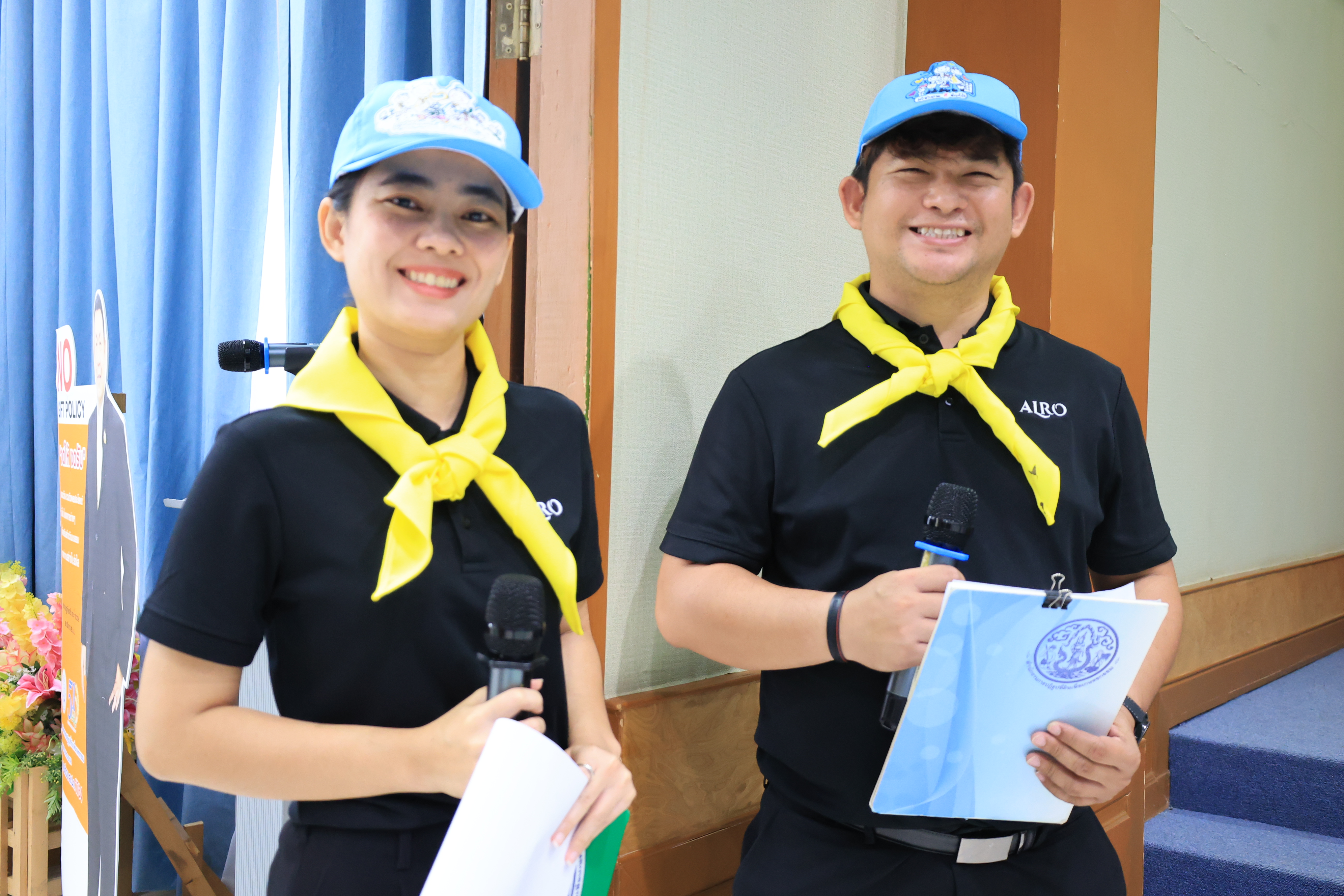 title - ส.ป.ก. จัดกิจกรรม “ประดิษฐ์ดอกไม้ถวายความอาลัย” ส่งเสริมสนับสนุนให้บุคลากรมีจิตสาธารณะและมีส่วนร่วมในการบำเพ็ญสาธารณะประโยชน์